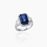 Saphir-Ring mit Diamanten